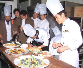 杭州大廈工會舉辦餐飲服務技能練兵比武，以賽促學提升服務品質